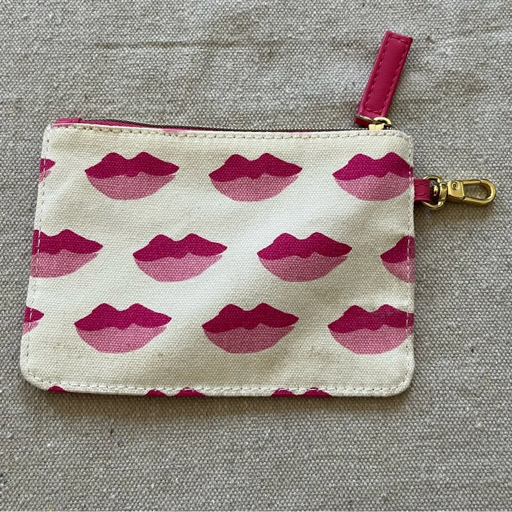 2/$20 Estee Lauder Women’s Lip Print Zip Top Pouch